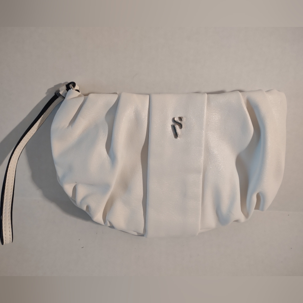 White Simply Vera Clutch/Wristlet